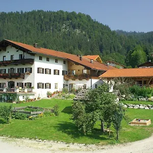 Beim Hanslbauer Reit im Winkl